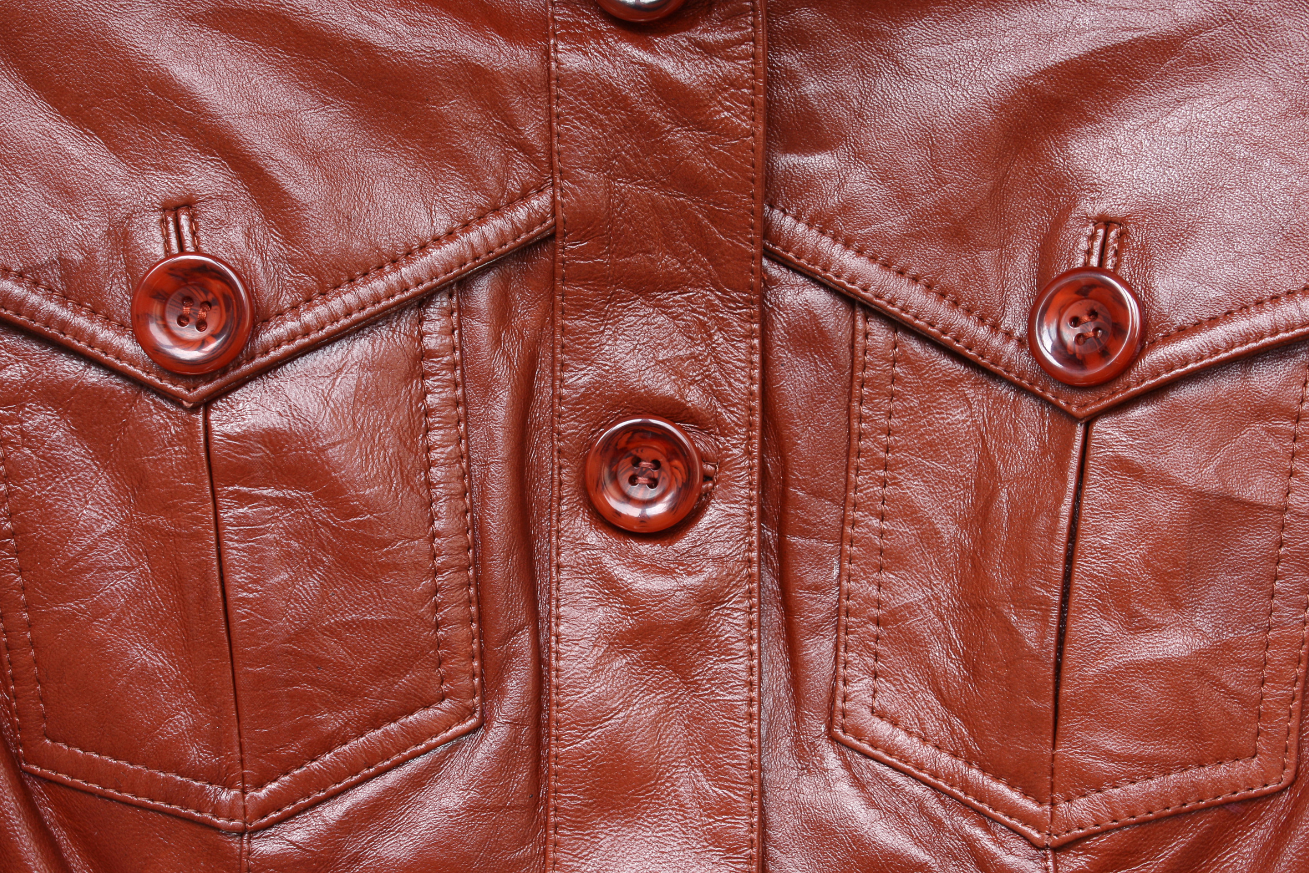 Vegetable Tanned vs Chrome Tanned Leather 